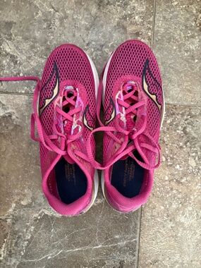 Women’s saucony endorphin pro 3